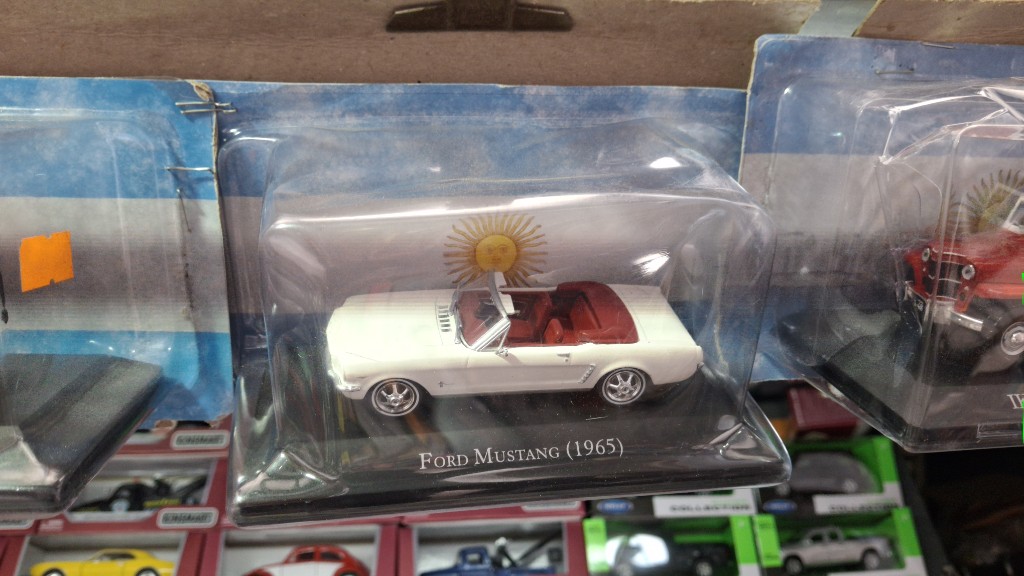 Ford Mustang (1965) Autos Inolvidables 1/43