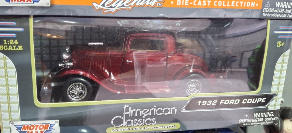 Ford Coupe 1934 Motormax 1:24 rojo metálico