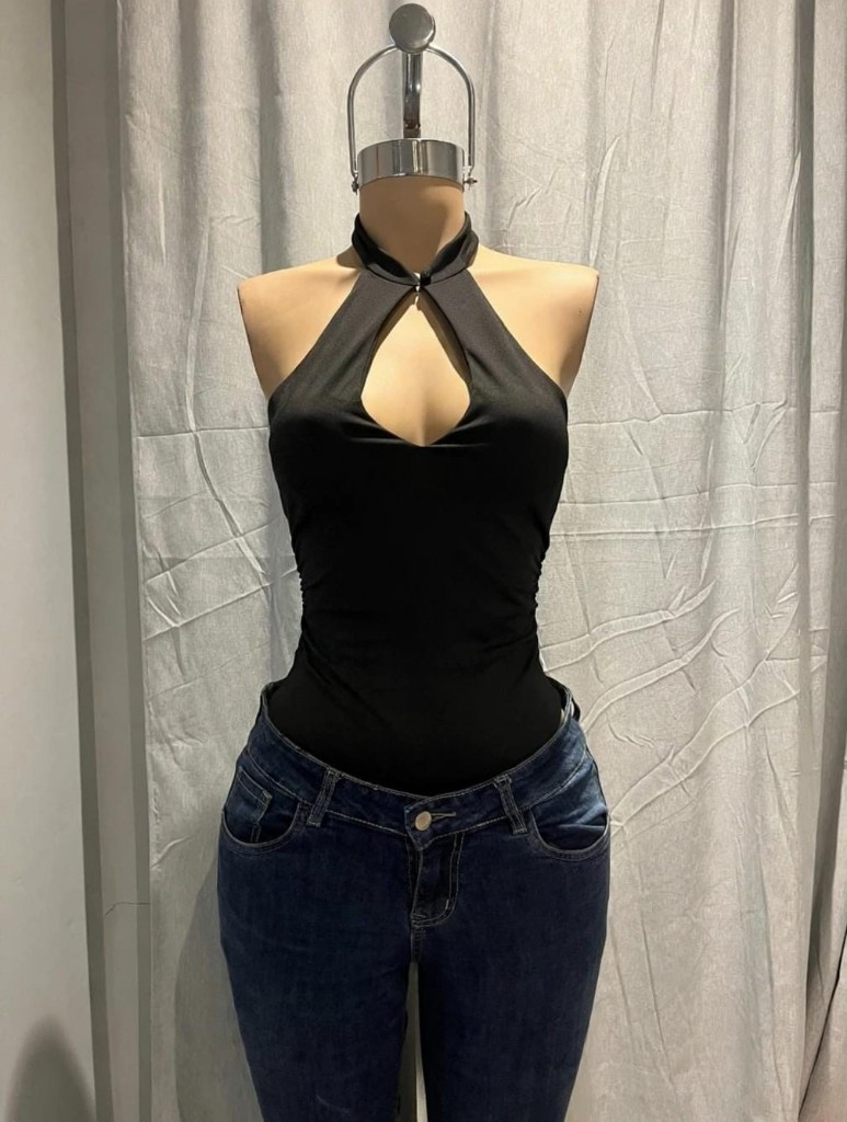 Body cuello mao boton