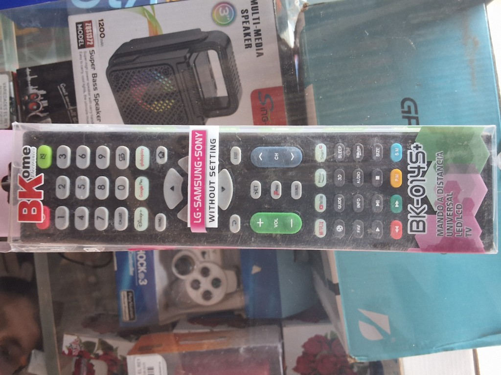 BK-0145+ Control remoto universal negro