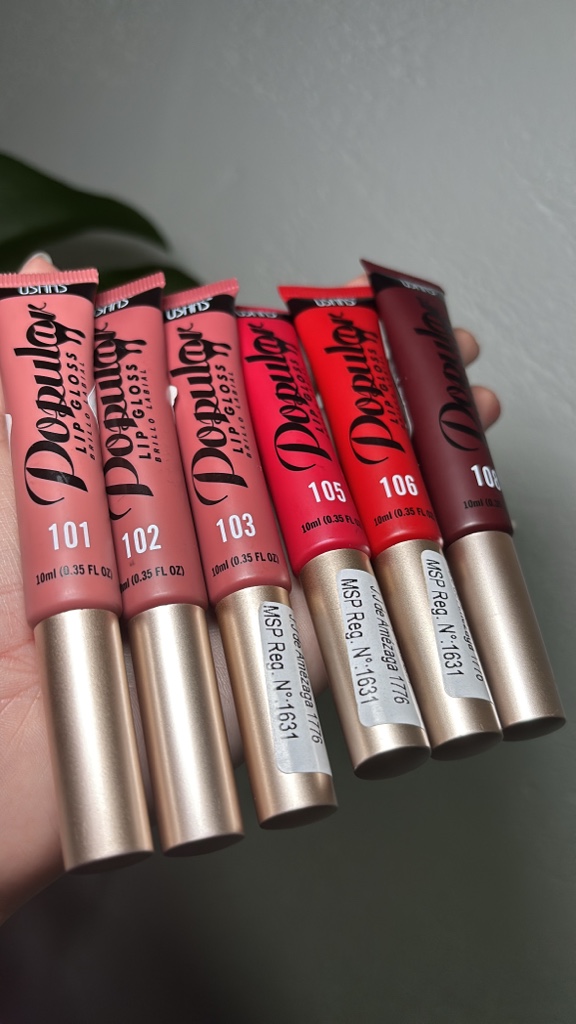 Brillo labial con color