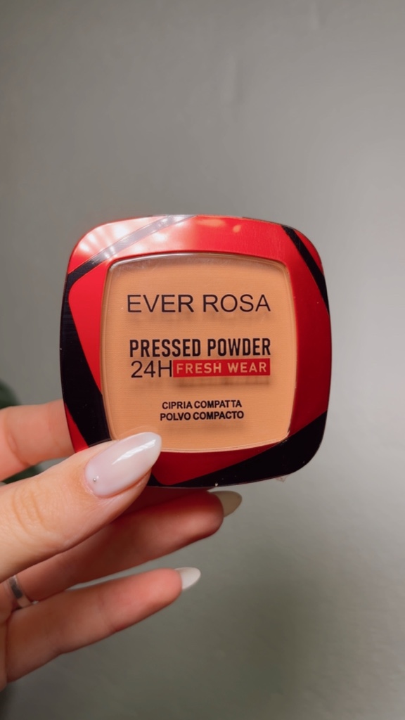 Polvo compacto con esponja