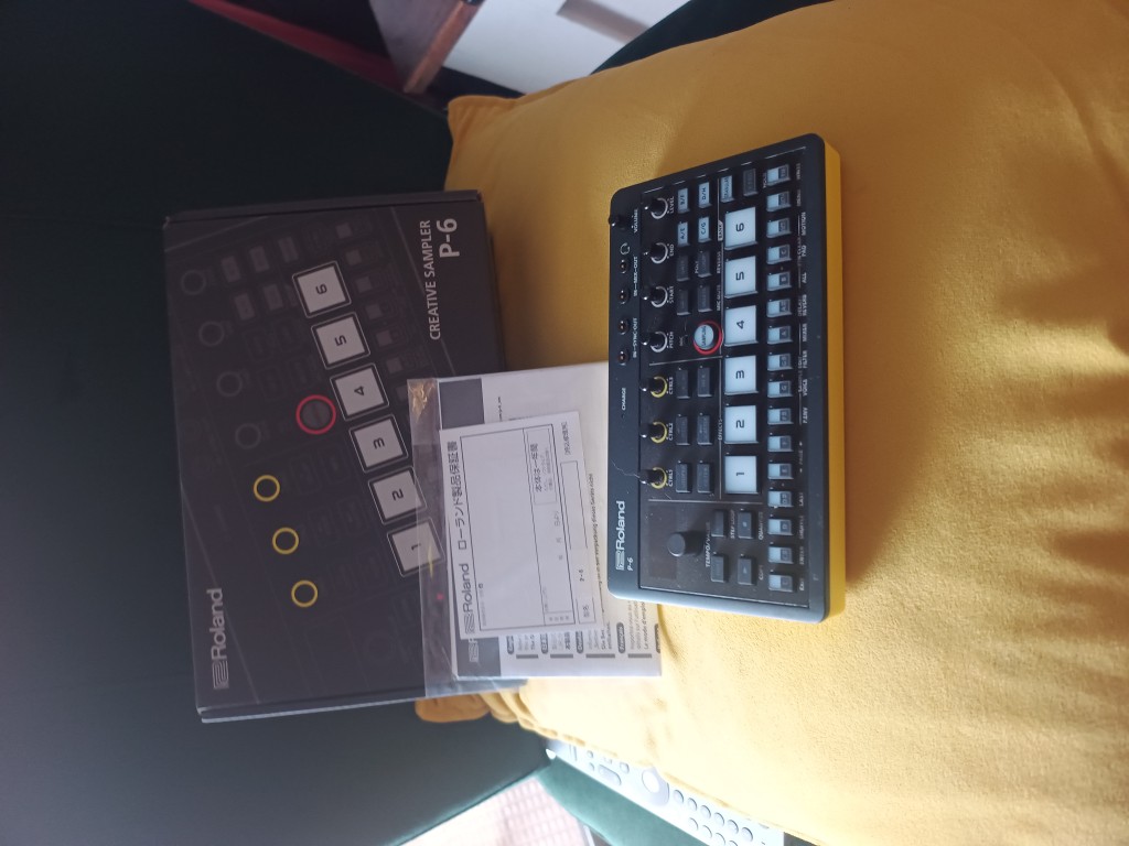 Roland Aira P-6 sampler