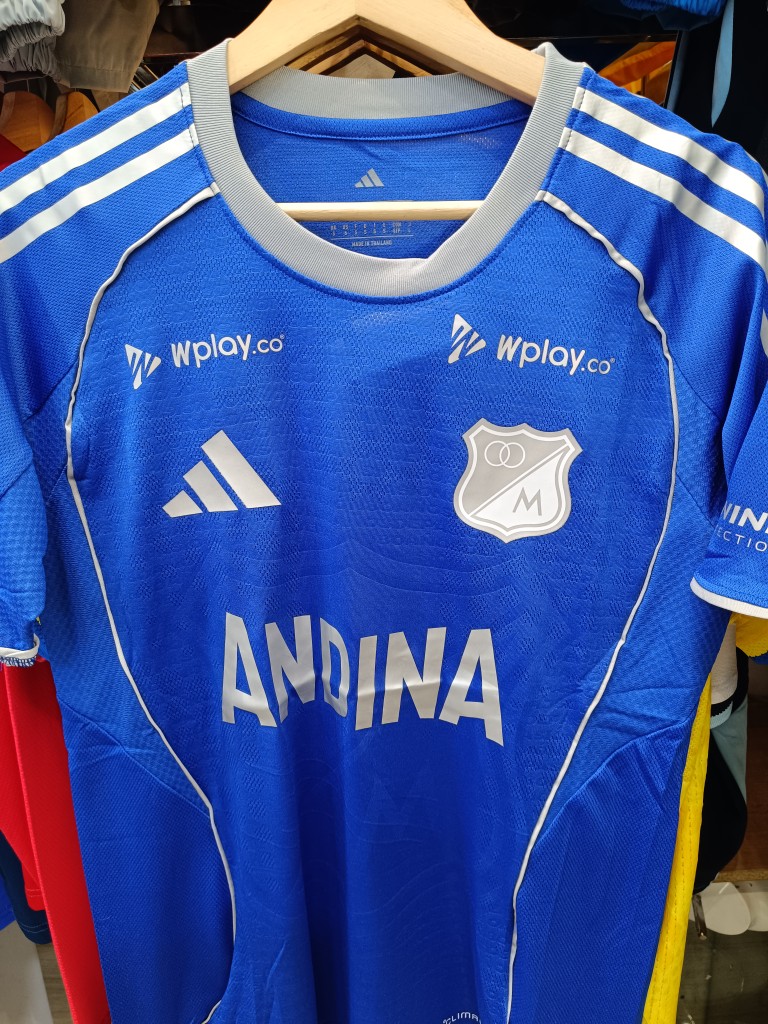 Millonarios, player azul con plata 26/27