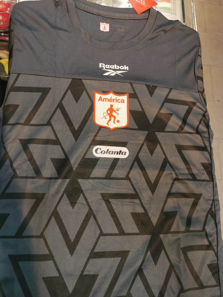 Reebok camiseta negra America entrenamiento