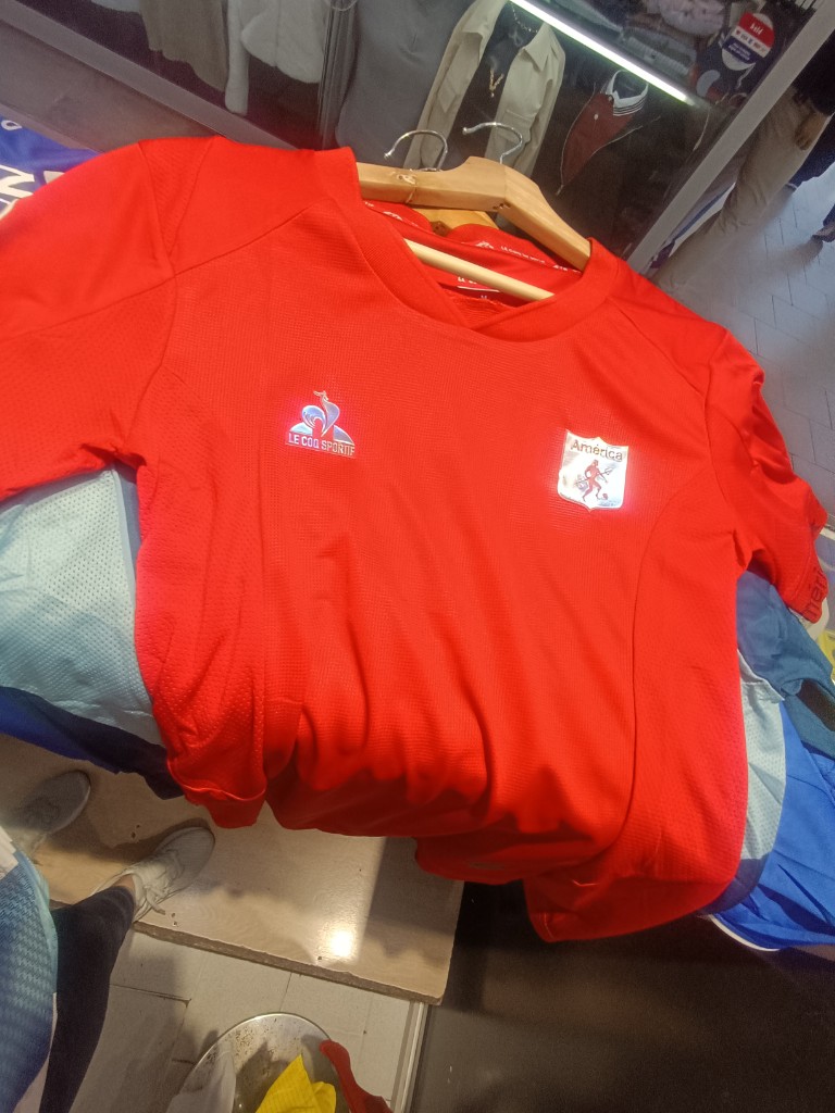 América , camiseta 2025 roja manga corta, quintero