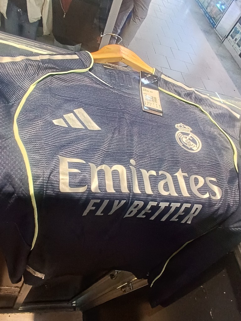 Real Madrid , Camiseta azul player 2da equipación