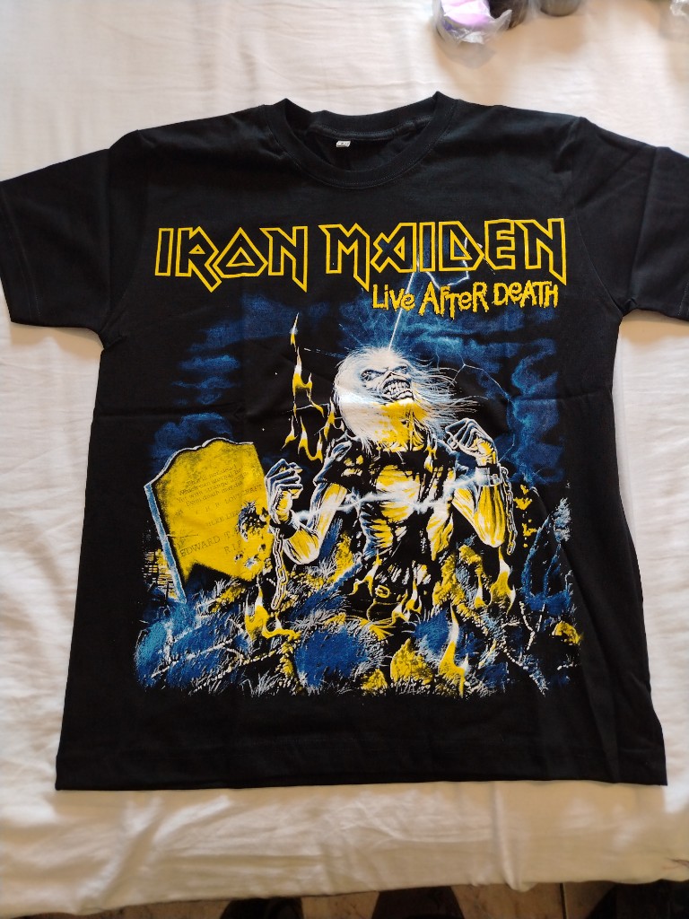 Camiseta I. M LIVE AFTER DEATH S