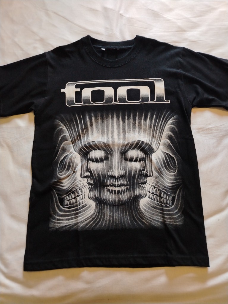 Camiseta TOOL S NEGRA