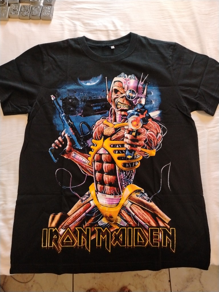 Camiseta I. M SOMEWERE IN time L