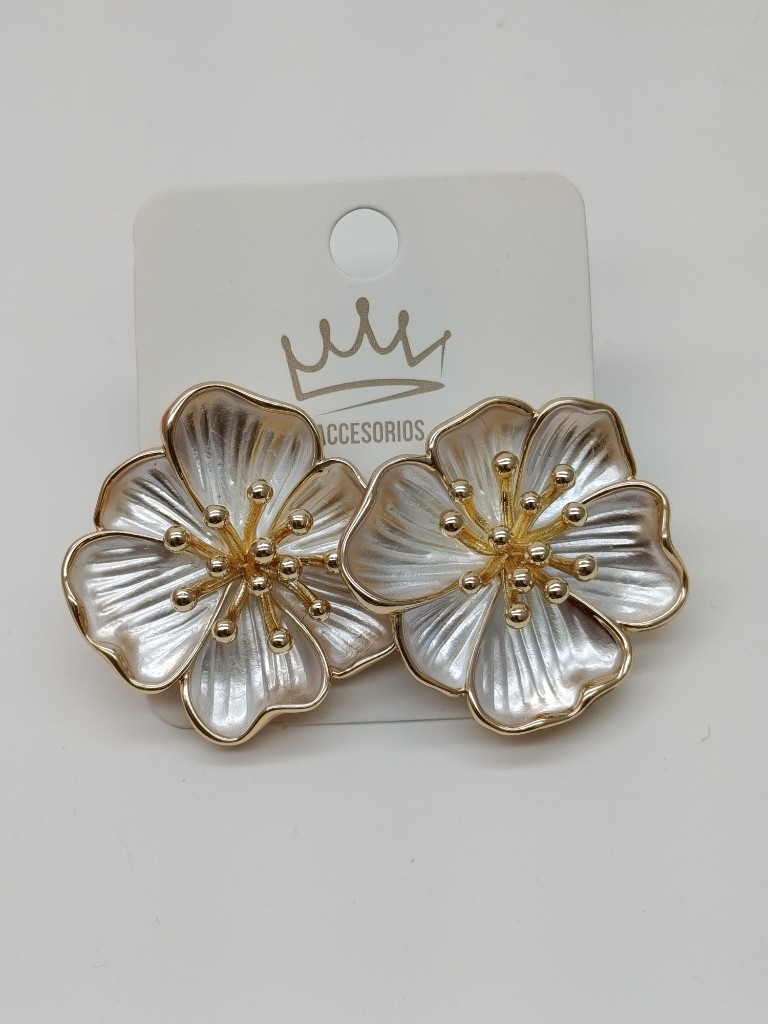 Aretes flor grande