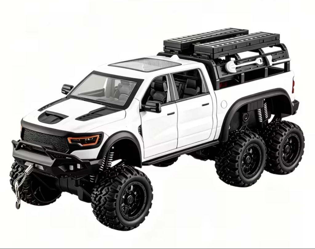 Camioneta RAM 6x6 blanca a escala
