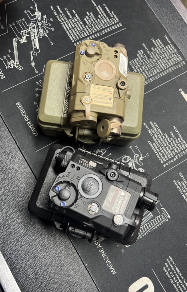 Linterna láser Peq-15