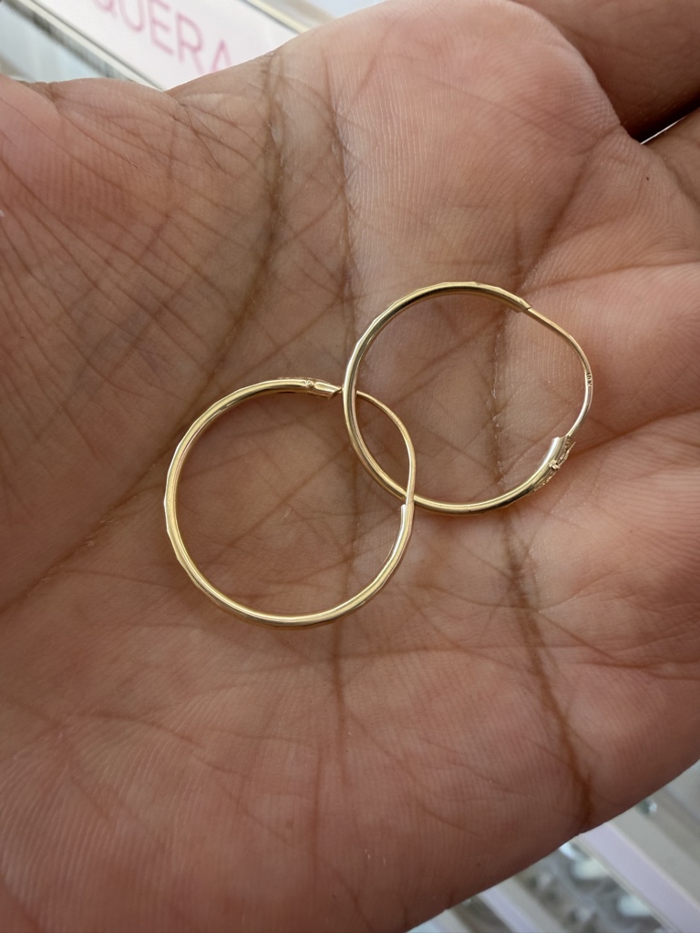 Arracada faceta 2cm oro 10k