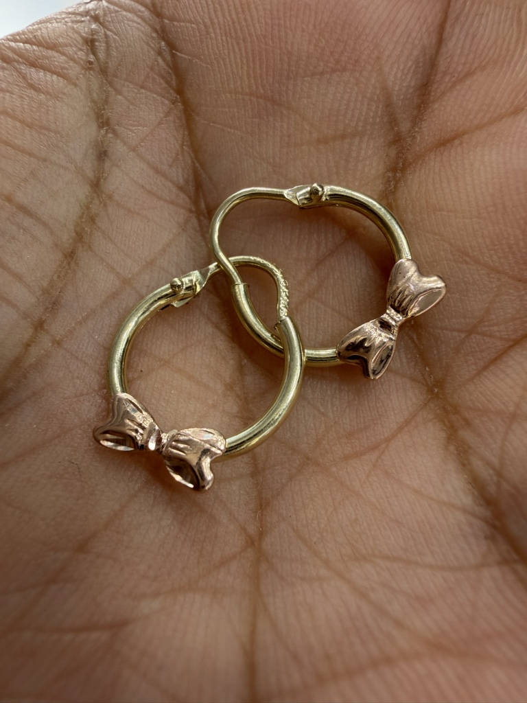 Arracada moño 1cm oro 10k