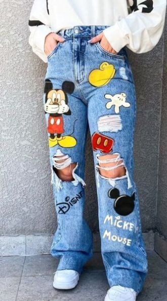 Pantalón denim con estampado de Mickey Mouse