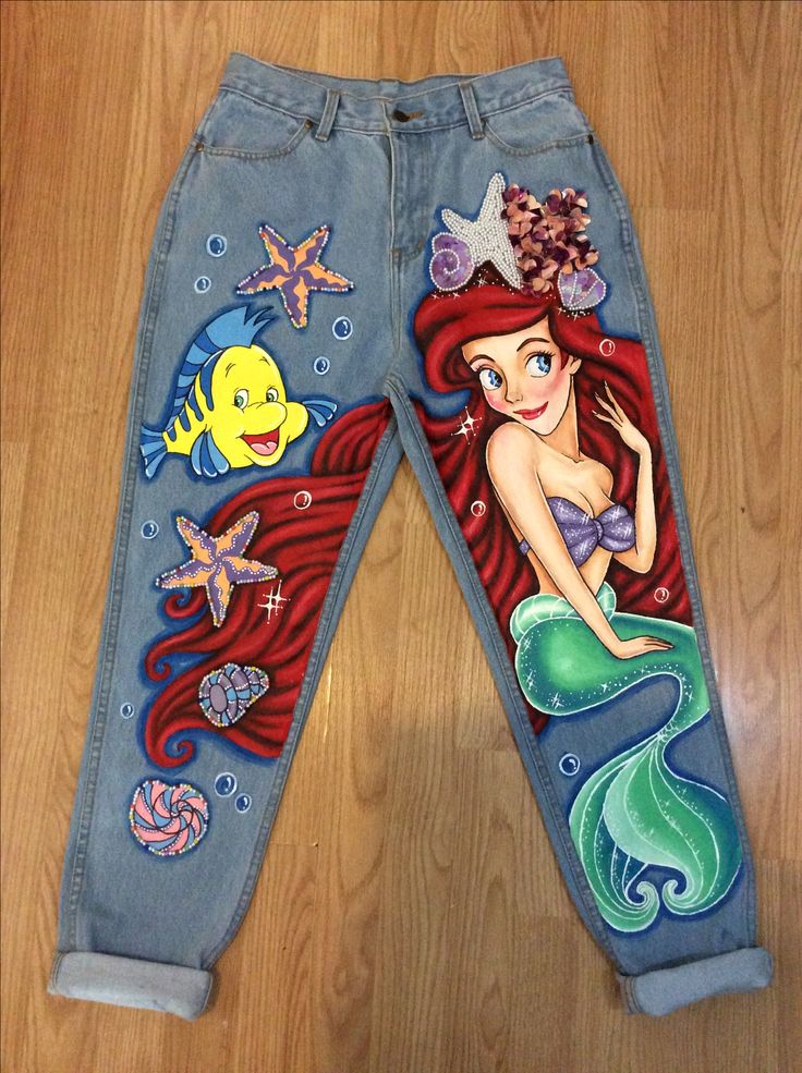Pantalón de mezclilla decorado con Sirenita y peces
