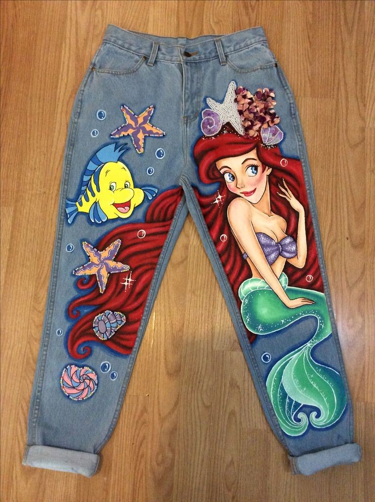 Jeans azul claro con estampado Walt Disney