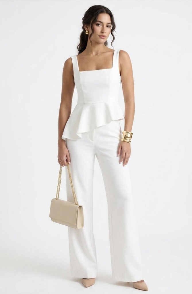 Conjunto blanco elegante asimetrico