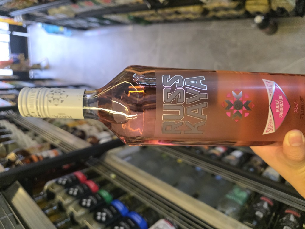 Russkaya Pink Strawberry Vodka 1L