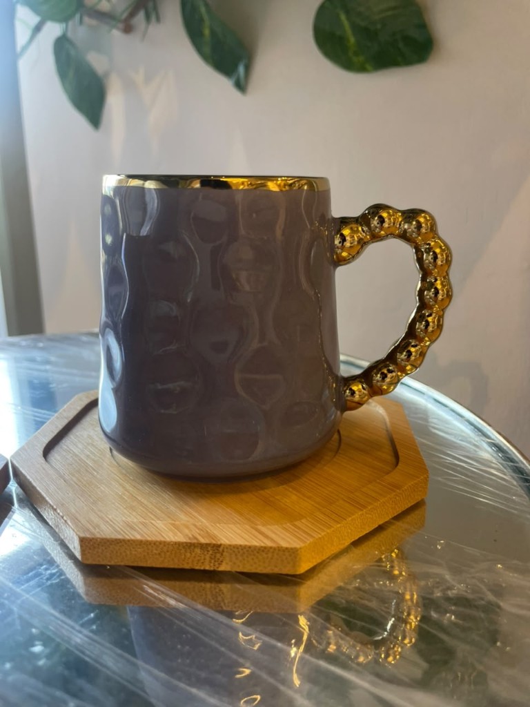 Taza morada