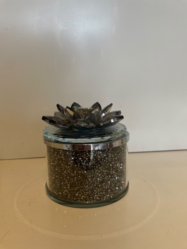 Caja flor de loto gris