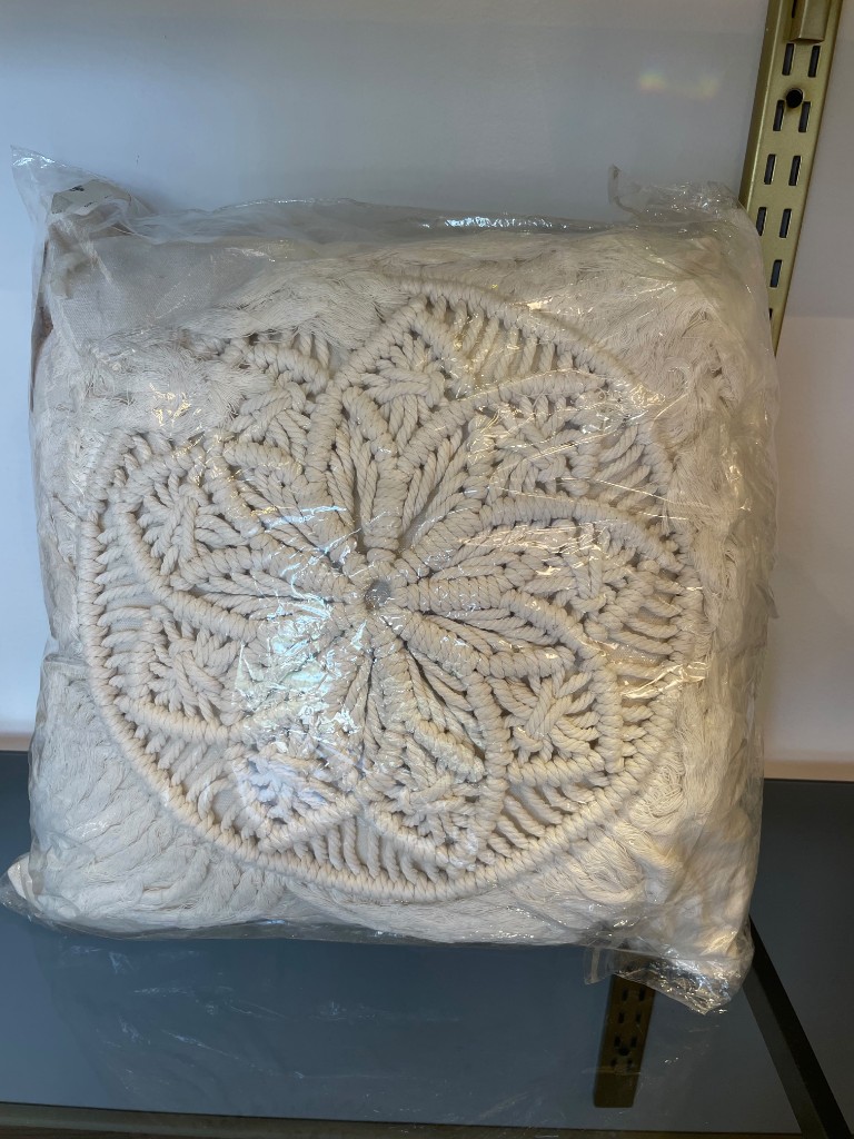 Cojin tejido beige
