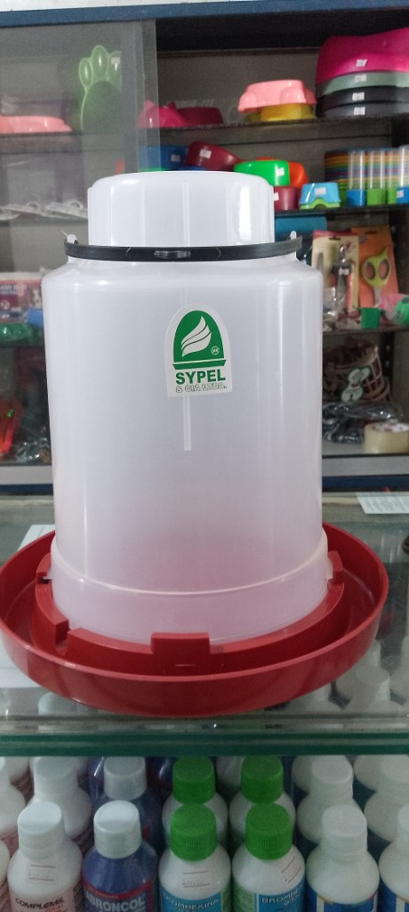 Sypel bebedero plastico rojo 7.5ltr