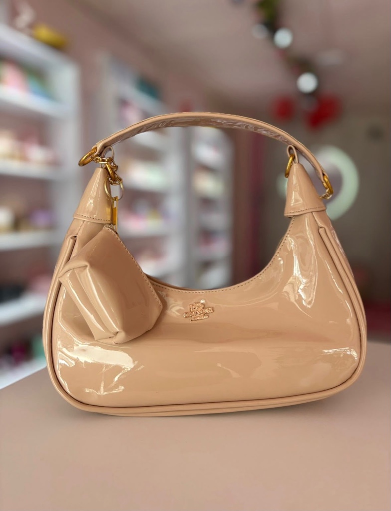 Coach bolso beige charol