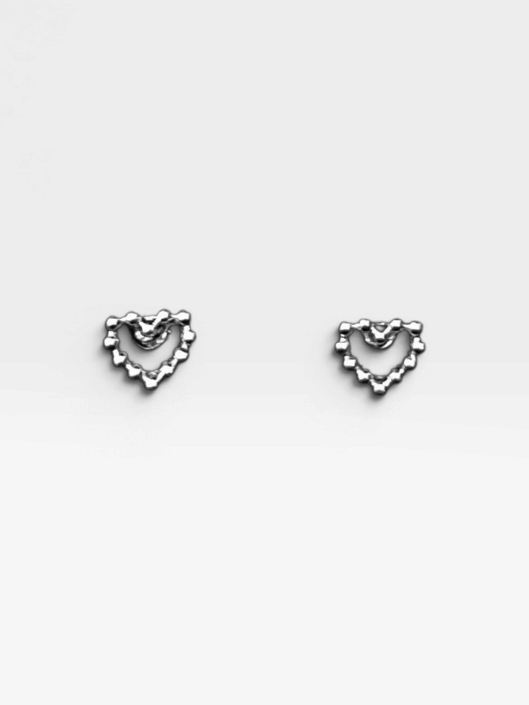 Aretes corazon plateados perlas