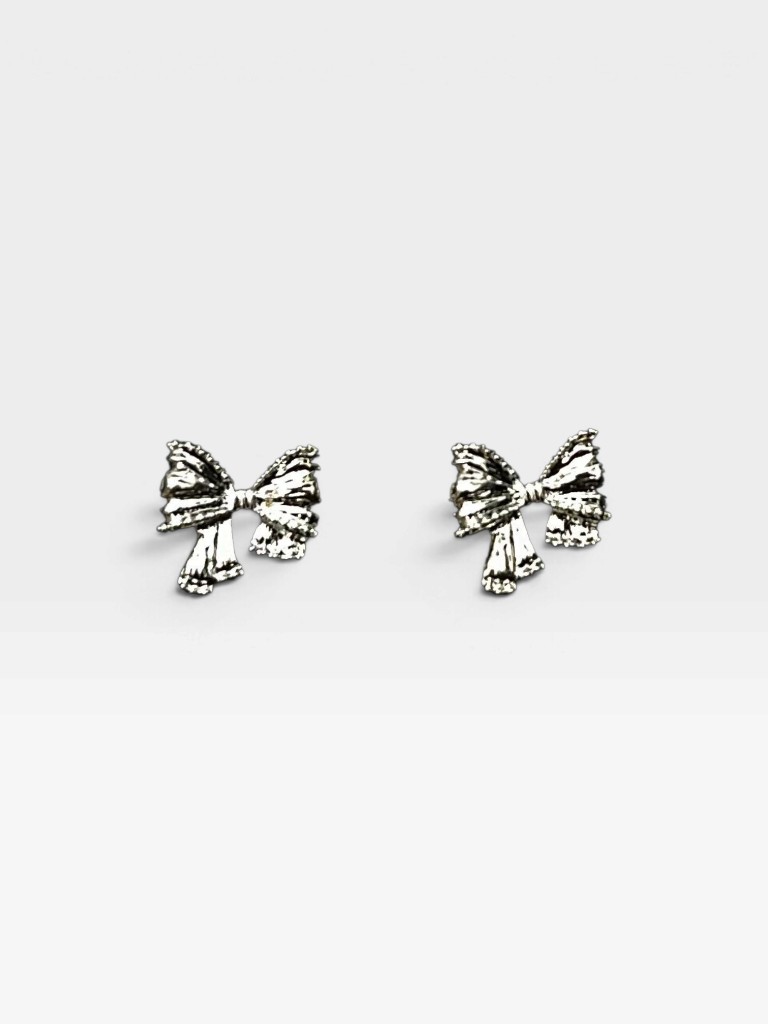 Aretes de moño plateados