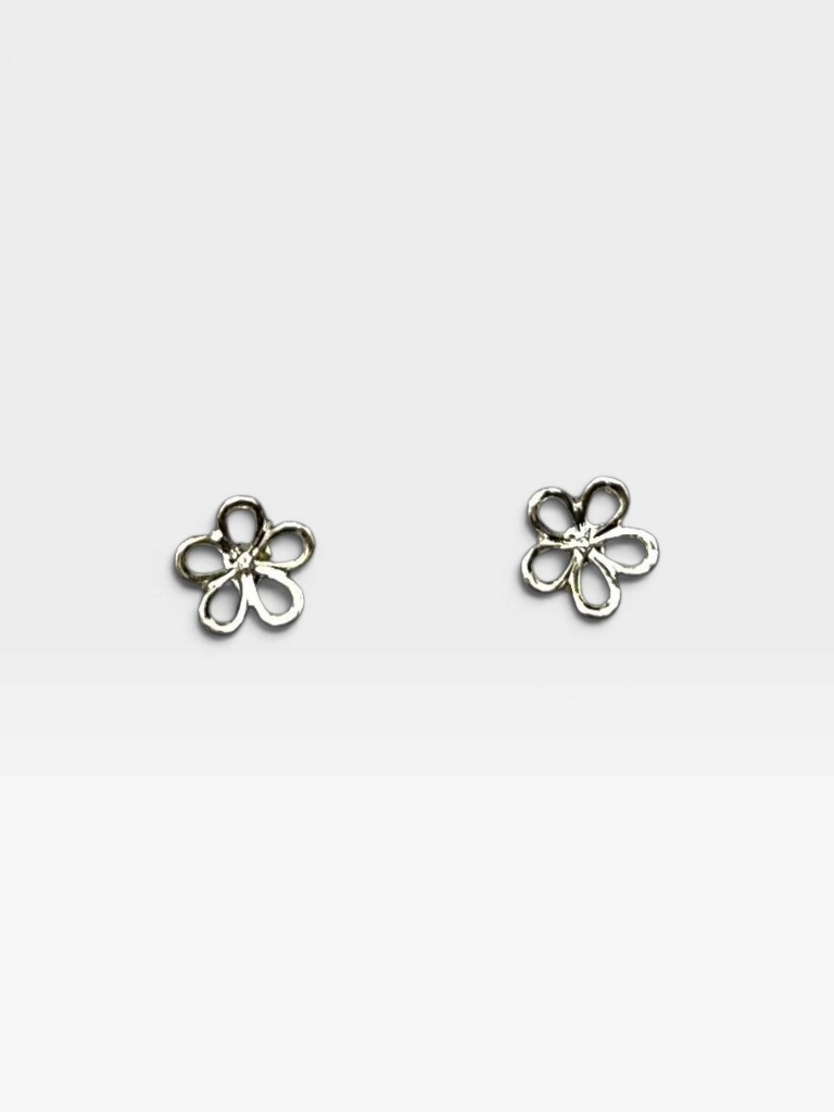 Aretes flor plateados