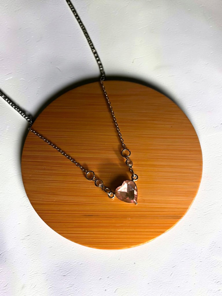 Collar corazon rosa