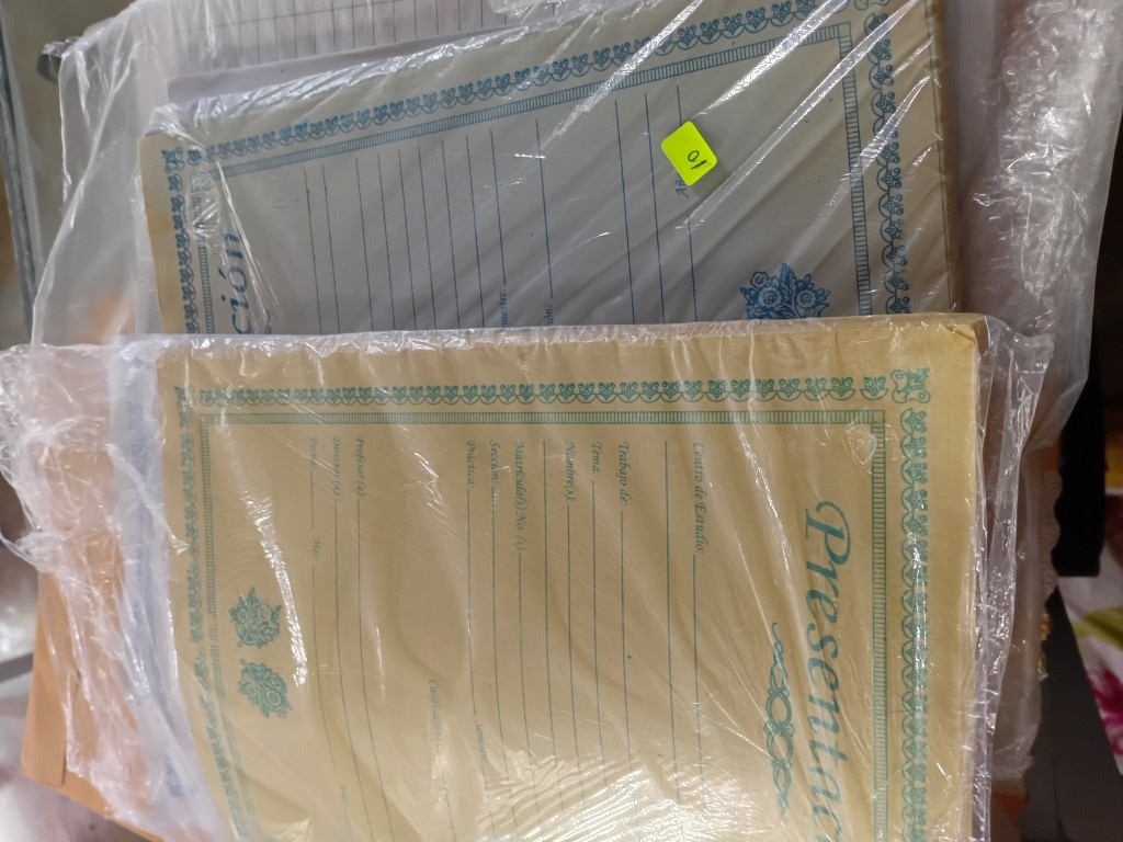 Hoja de presentación colores varios