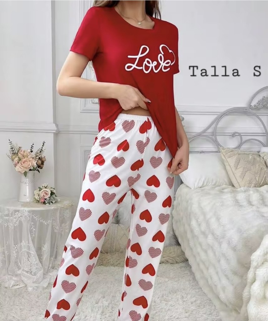 Pijama rojo con blanco ,talla S