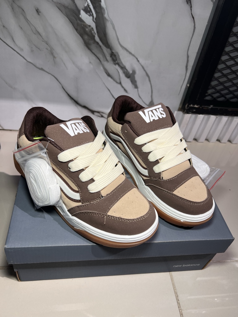 VANS CAFÉ