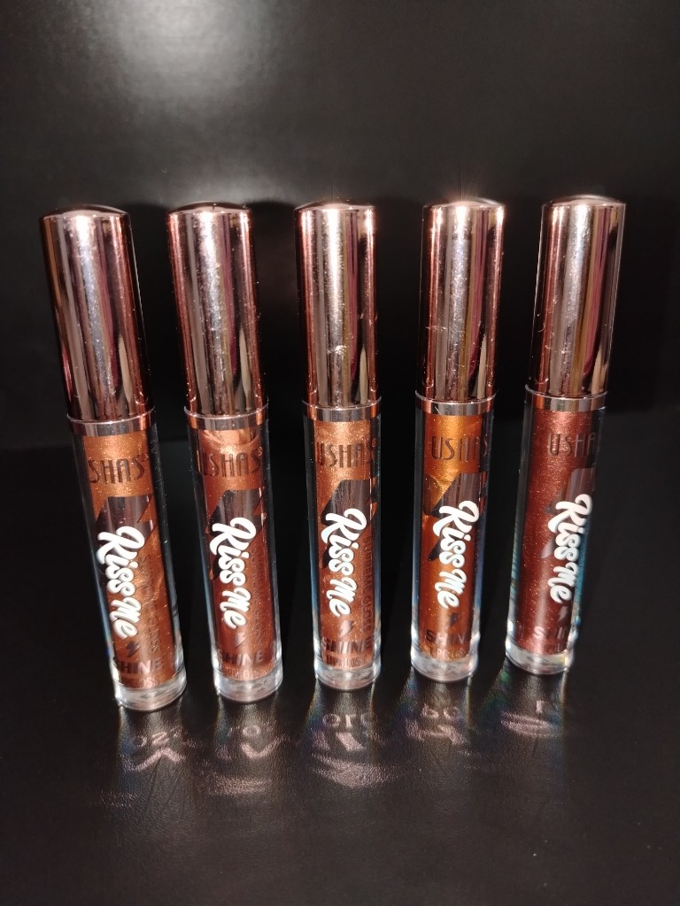 Lip Gloss metalizado Kiss me Ushas