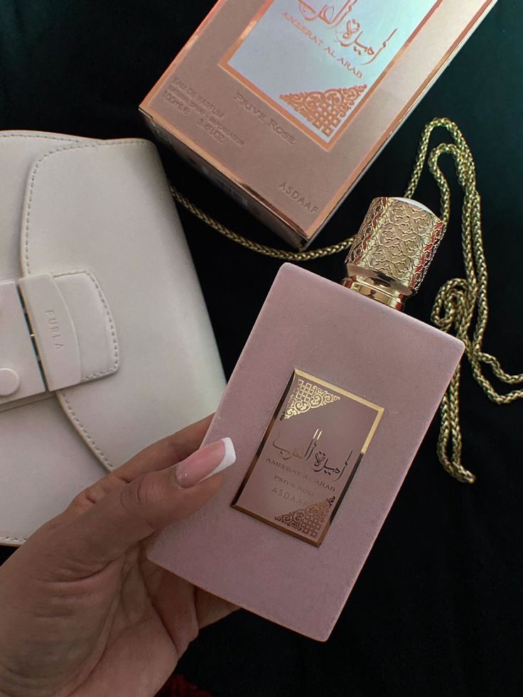 Ameerat prive rose