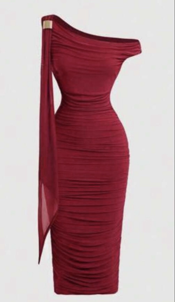 VESTIDO LARGO ROJO DETALLE DORADo