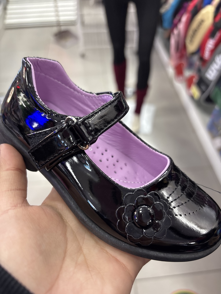 ZAPATO CHAROL FORRO LILA