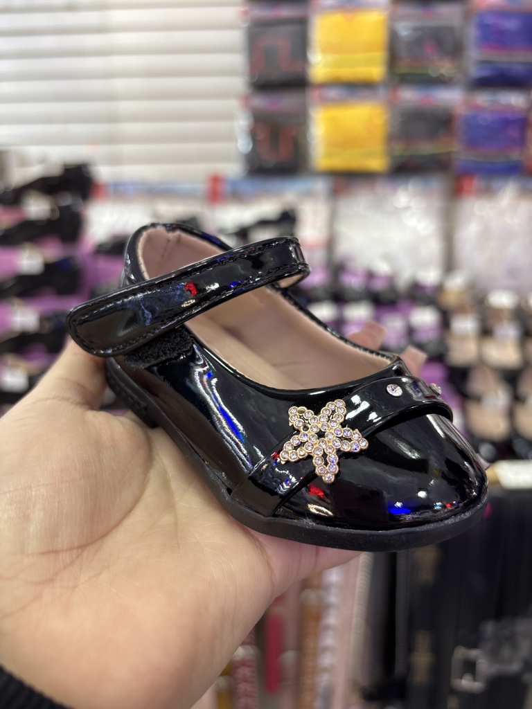 ZAPATO BEBÉ FLOR DORADA