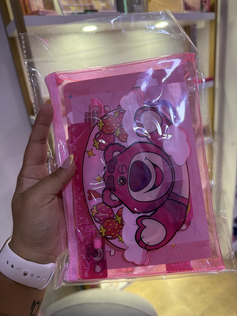 Kit de papelería lotso trendy