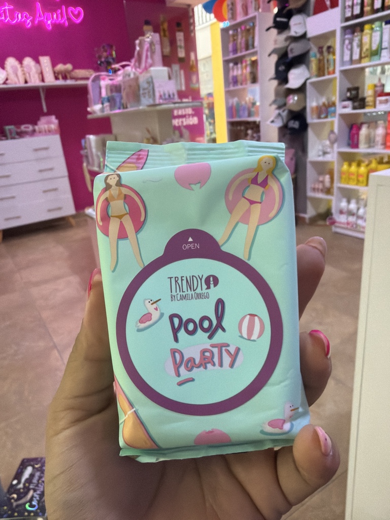 Toallas desmaquillantes Pool party pequeñas