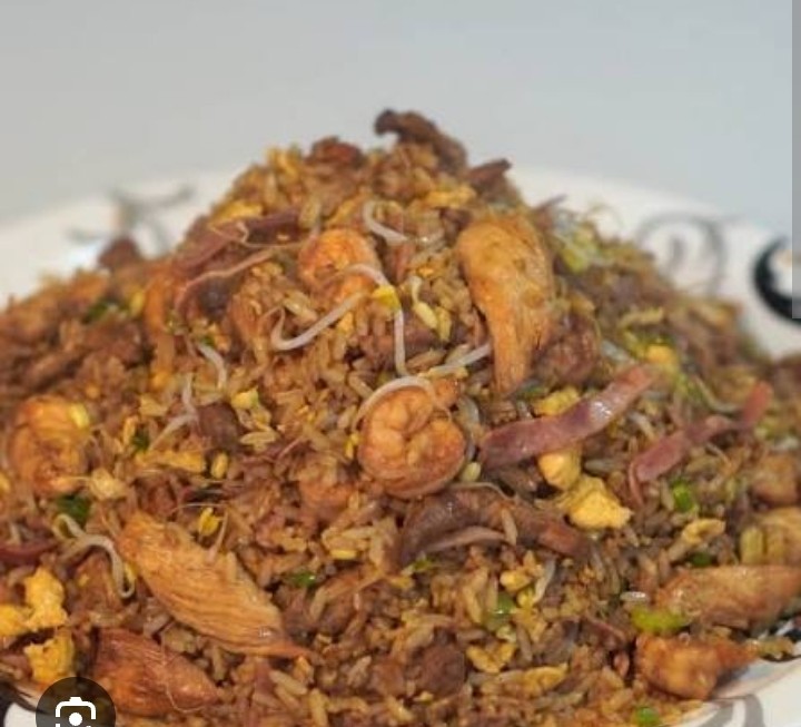 Arroz chino con pollo apanado