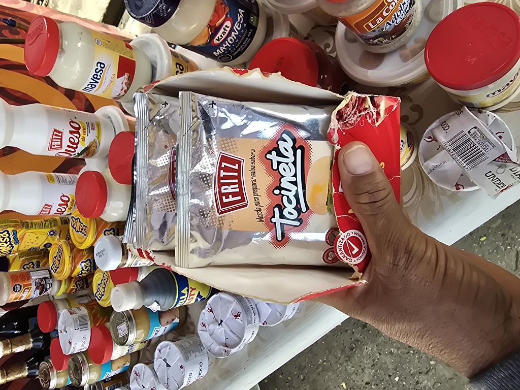 Fritz Tocineta sobre de salsa
