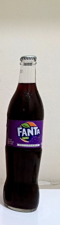 Fanta uva vidrio