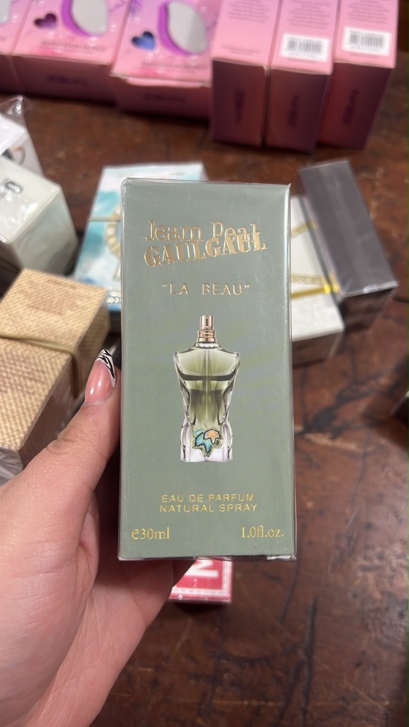 PERFUMES DE HOMBRE DE VIDRIO DE 30 ml