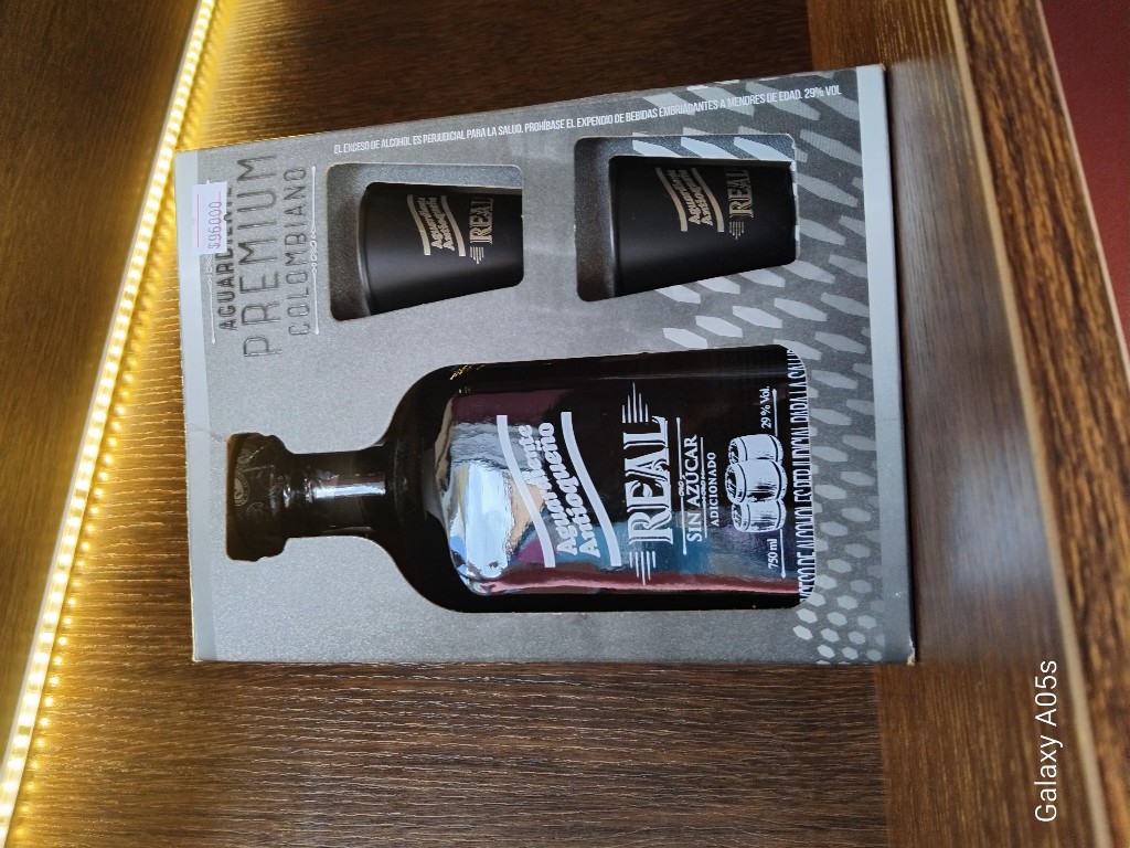 ANTIOQUEÑO PREMIUM obsequio 750ml