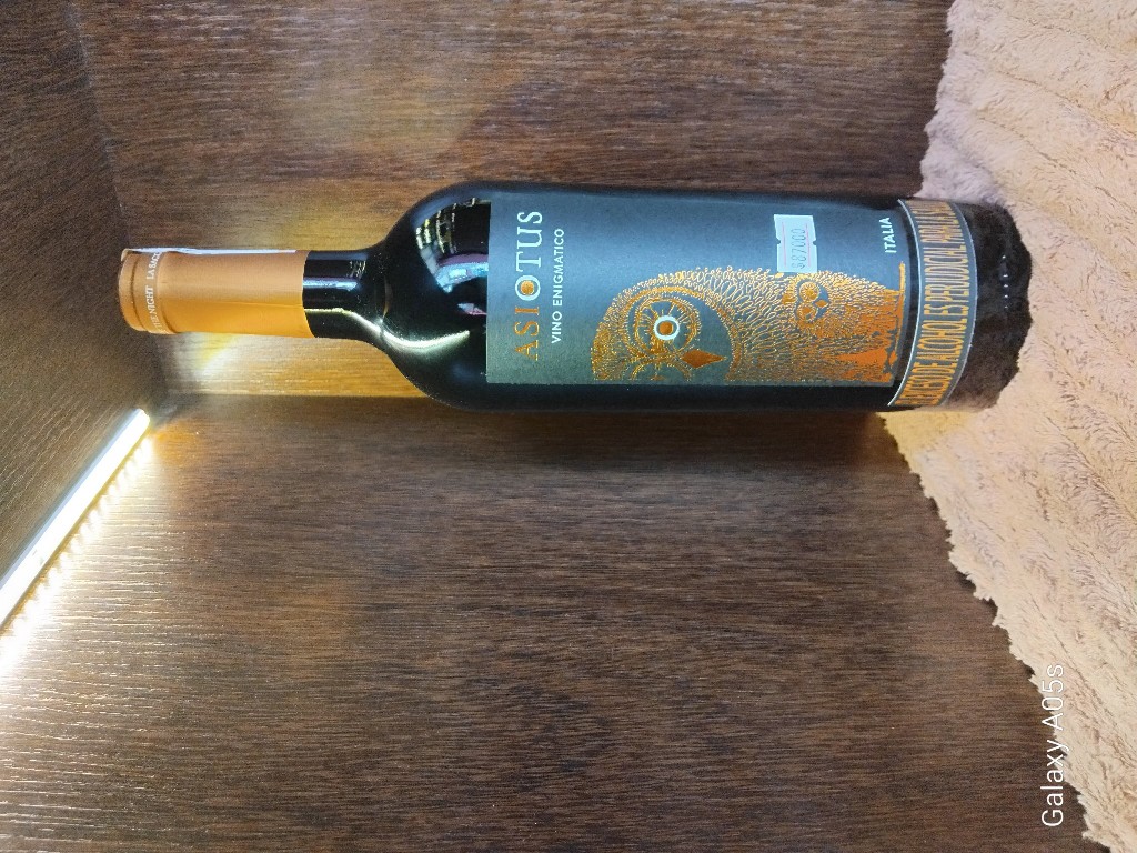 ASIOTUS vino enigmático