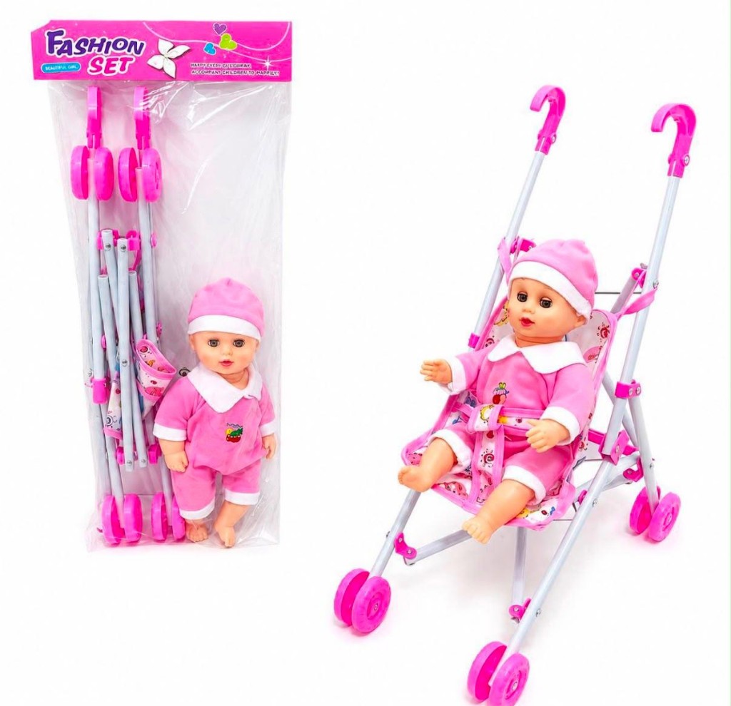 Muñeca con carrito